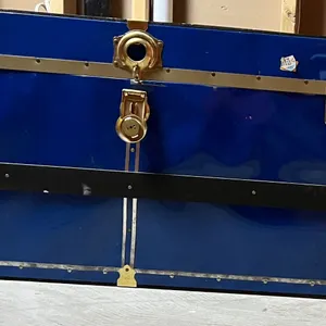 Metal  Union Trunk