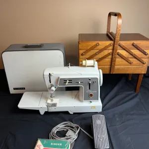 Singer Sewing Machine & Notions Box With Contents