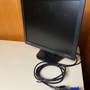 Samsung 17" SyncMaster Monitor
