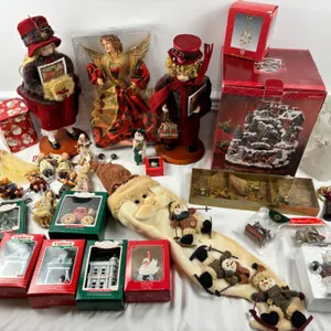 Christmas Decor Lot