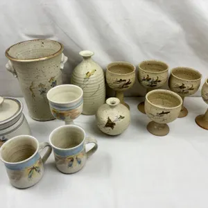 Tan pottery set