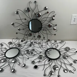 Wall Mirror Décor - Metal