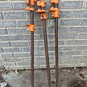 3 Pipe Clamps