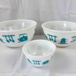 Hazel Atlas Milk Glass Nesting Bowls