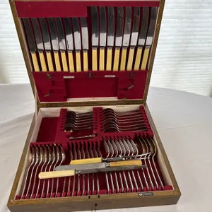 Walker & Hall Sheffield England Silverware Set