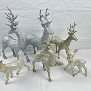 6 Glittery Reindeer