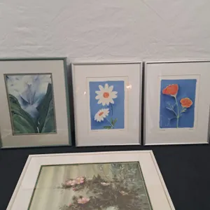 4 Framed Floral Prints