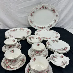 Royal Albert Lavender Rose