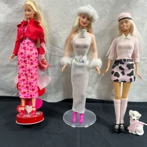 3 Barbies