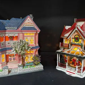 2 Barbie Decorative Houses