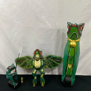 Wooden Frog Décor