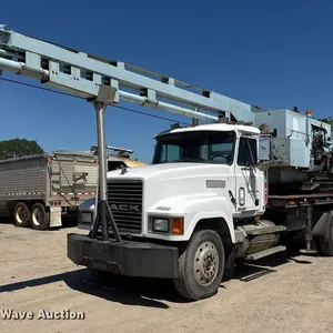 1997 Mack CH613 drilling rig truck