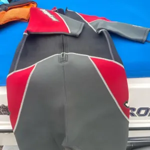 Men’s lrg wet suit