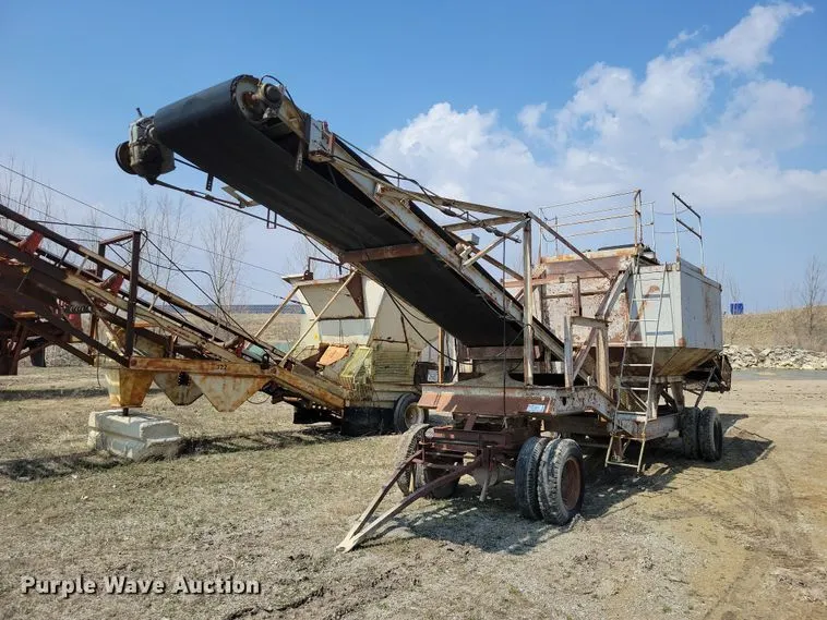 Universal Cedar Rapids conveyor