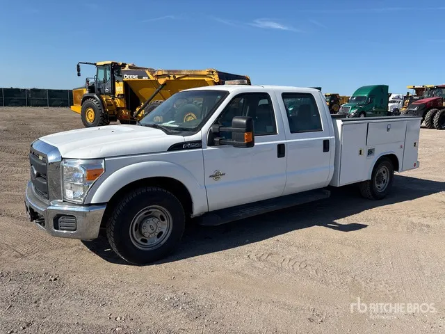2016 Ford F-250 XL 4x2 Crew Cab Utility Truck
