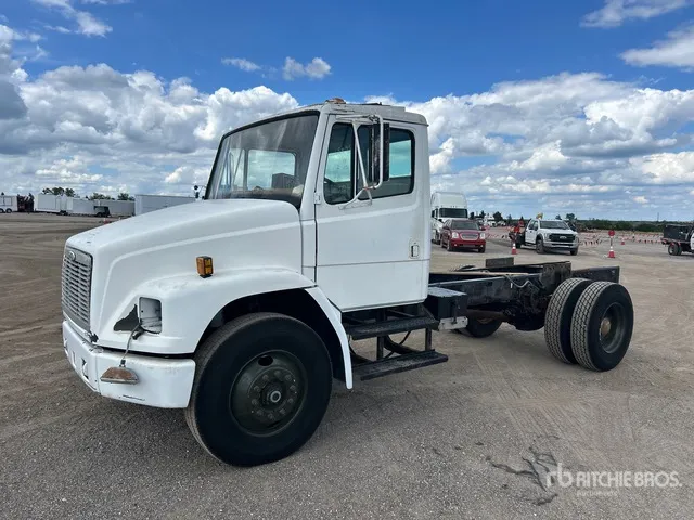 1999 Freightliner 4x2 Cab and Chassis
