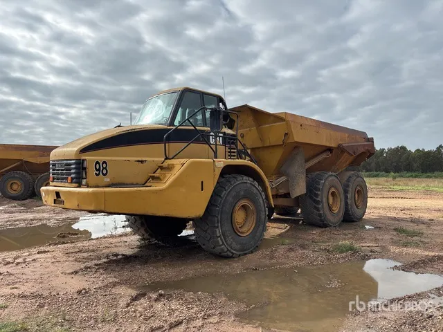 2001 Cat 740 Articulated Dump Truck