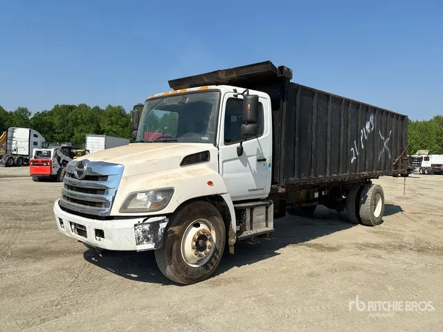 2017 Hino 338 4x2 Debris/Refuse Truck