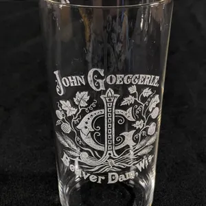 PRE PRO JOHN GOEGGERLE BEAVER DAM WISCONSIN 5 3/16" ETCHED BEER DRINKING GLASS