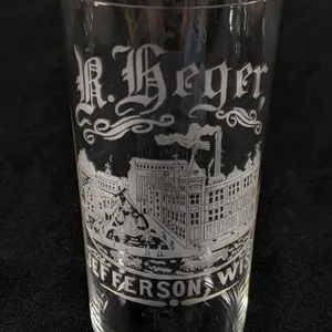 PRE PRO R. HEGER BREWING JEFFERSON WISCONSIN 4 3/4" ETCHED BEER DRINKING GLASS
