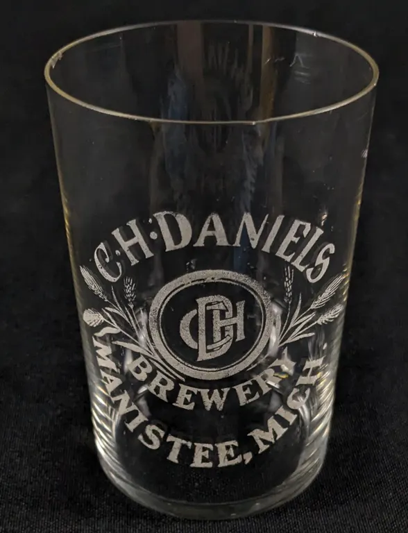 PRE PRO C.H. DANIELS BREWERY MANISTEE MICHIGAN ETCHED BEER DRINKING GLASS