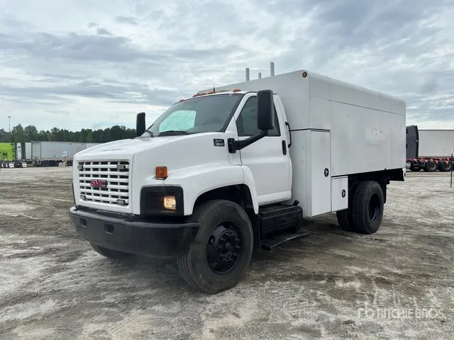 2006 GMC C6 4x2 Chipper Truck