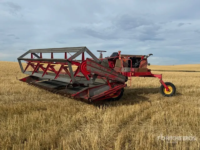 1978 Versatile 400 20 ft Swather Windrower
