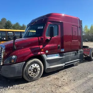 2016 Freightliner Cascadia semi truck