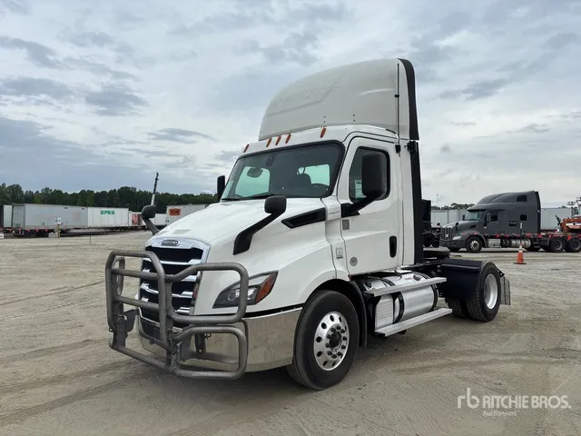 2020 Freightliner Cascadia 116 4x2 S/A Day Cab Truck Tractor