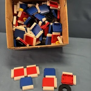 APPROX. 300 PCS BUILD-O-FUN BY TUPPER TOYS