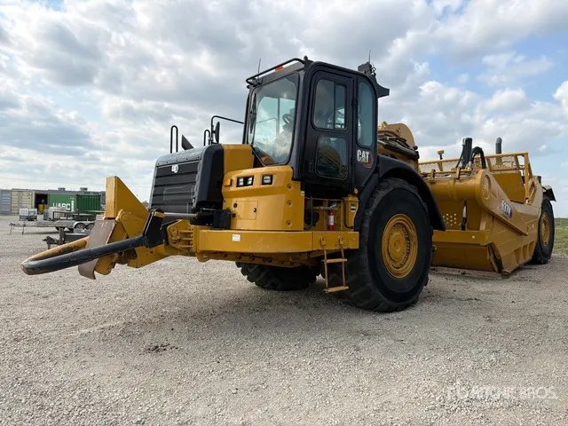 2023 Cat 637K Motor Scraper