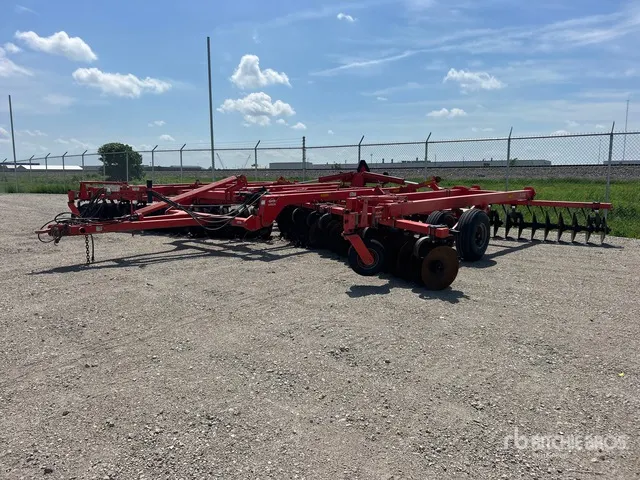 2013 Kuhn Krause 8300 34 ft Offset Vertical Disc