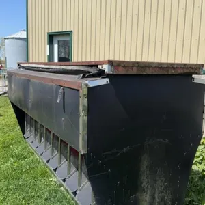 10FT PIG FEEDER WITH 10 SPACES DOWN EACH SIDES