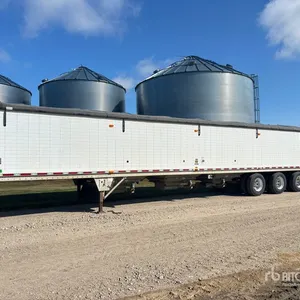 2014 Wilson Pacesetter 48 ft Tri/A Grain Trailer