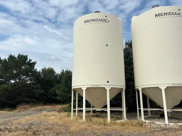 2017 Meridian MGM4000 +/- 4000 bu Hopper Grain Bin