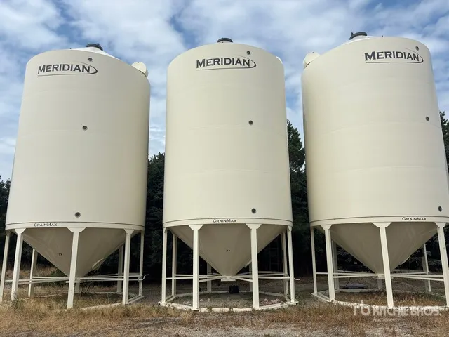 2017 Meridian MGM4000 +/- 4000 bu Hopper Grain Bin