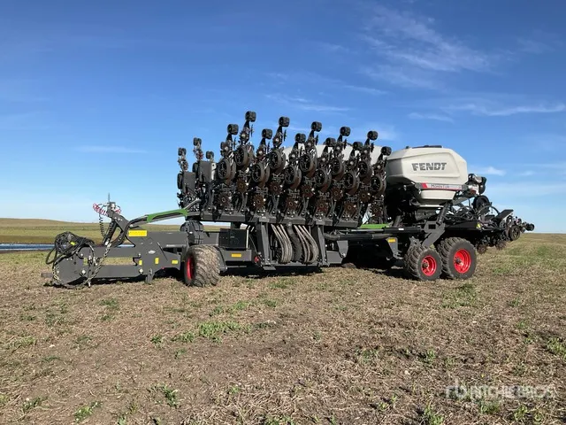 2023 Fendt Momentum FTPM31-15 Split 31 Row Planter