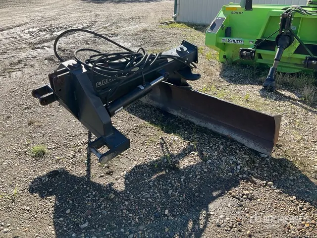 Leon M200 108 in 4-Way 3 Pt Blade Attachment
