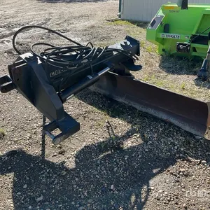 Leon M200 108 in 4-Way 3 Pt Blade Attachment