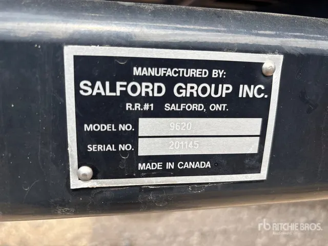 2020 Salford Valmar 9620 72 ft T/A Fertilizer Spreader
