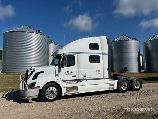 2011 Volvo 6x4 T/A Sleeper Truck Tractor
