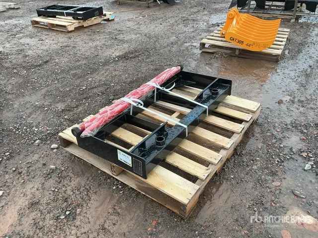 2026 GIYI GY-BF47 47 in Skid Steer Bale Spear (Unused)