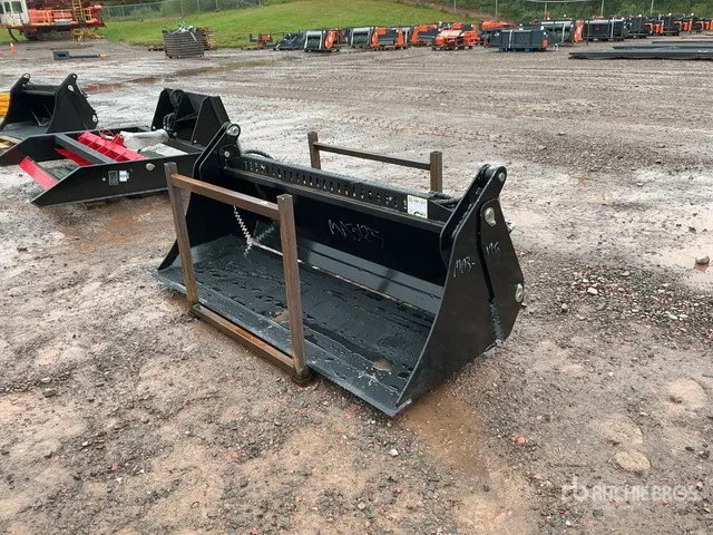 2026 GIYI GY-KH72F 72 in Multi-Purpose Skid Steer Bucket (Unused)