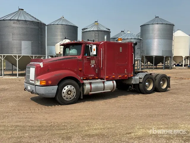 1990 International 9400 T/A Sleeper Truck Tractor
