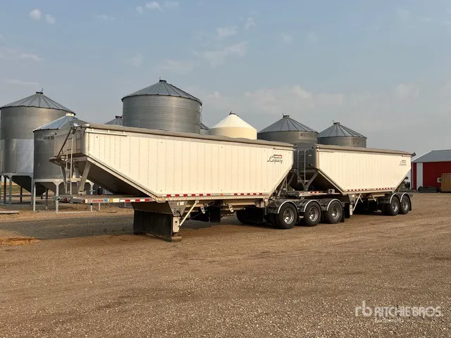 2018 Doepker 28 ft Tri/A Super B-Train Lead Grain Trailer
