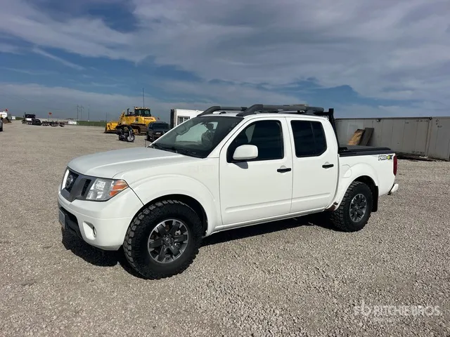 2020 Nissan Frontier 4x4 Crew Cab Pickup