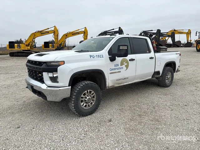 2022 Chevrolet Silverado 2500HD 4x4 Crew Cab Pickup