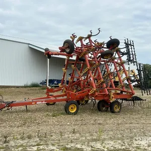 2008 Bourgault 8810 38 ft Cultivator