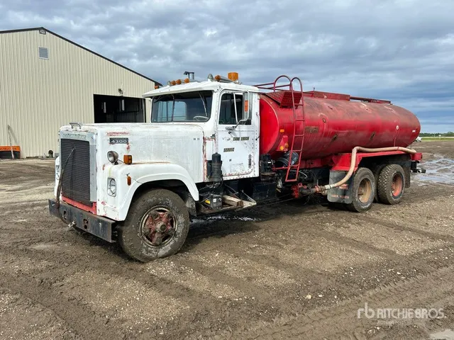 1982 International F4370 6x4 Water Truck