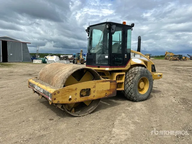 2003 Cat CS563E Vibratory Smooth Drum Compactor